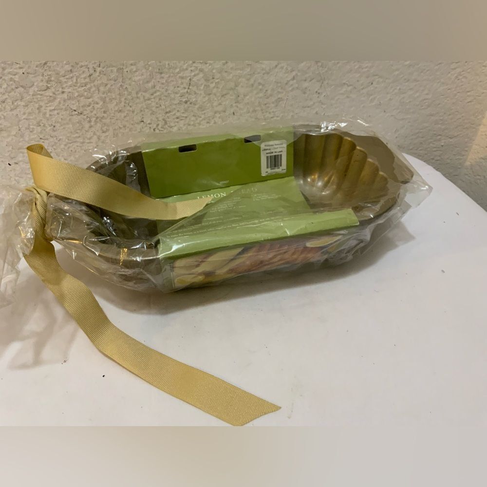 Williams-Sonoma + Nordic-Ware Lemon Bread Pan